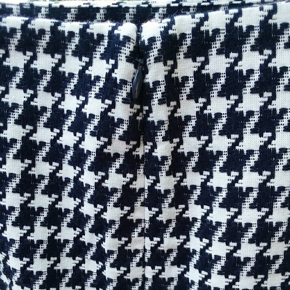 TALBOTS Skirt Size 10 Petite Houndstooth Pattern - Picture 3 of 8